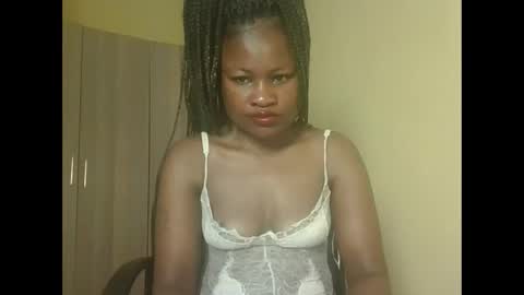 Snapshot of sexyqueenivy chatting on September 16, 2025, 3:35 pm queenivy online show from September 16, 2025, 3:35 pm