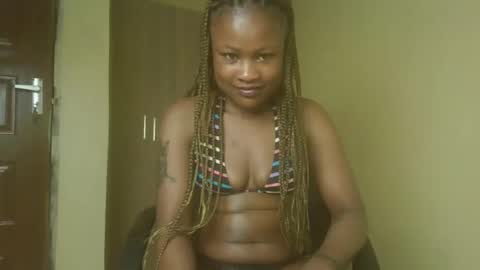 Snapshot of sexyqueenivy chatting on November 5, 2025, 4:01 am queenivy online show from November 5, 2025, 4:01 am