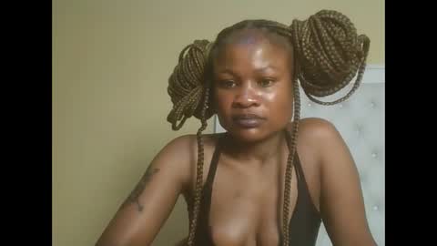 Snapshot of sexyqueenivy chatting on November 12, 2025, 6:19 pm queenivy online show from November 12, 2025, 6:19 pm