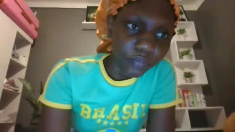 Snapshot of sexyquin1 chatting on February 17, 2025, 5:10 pm sexyquin1 online show from February 17, 2025, 5:10 pm