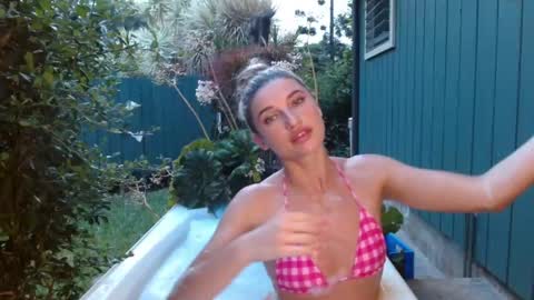 Snapshot of sexyserenah chatting on May 25, 2026, 4:40 am Squriting serenah online show from May 25, 2026, 4:40 am