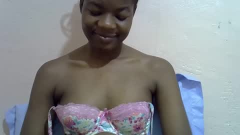Snapshot of sexyshaz22 chatting on April 23, 2026, 12:01 am sexyshaz22 online show from April 23, 2026, 12:01 am