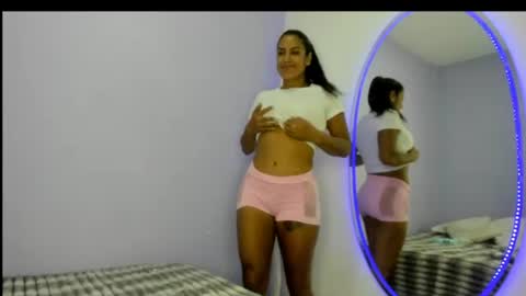 sexyskin8_xxx online show from July 8, 2026, 8:13 pm