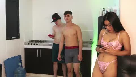 sexyskinnynaksu online show from June 10, 2026, 2:23 am