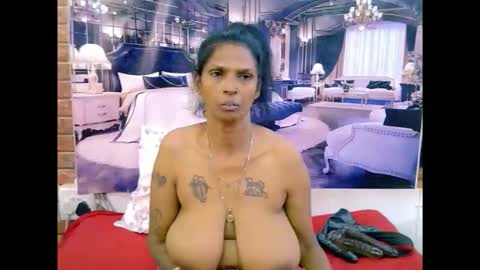 sexyva4u2luv online show from April 7, 2026, 7:20 am