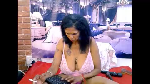 sexyva4u2luv online show from April 27, 2026, 10:02 am