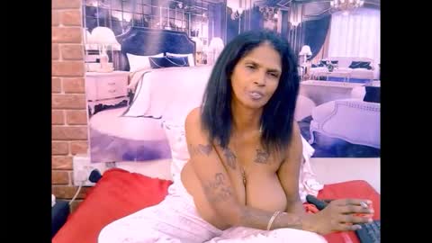 sexyva4u2luv online show from April 30, 2026, 8:57 pm