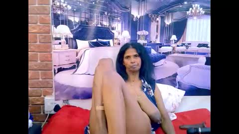 sexyva4u2luv online show from May 2, 2026, 9:25 am