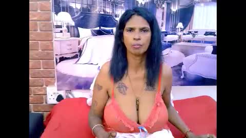 sexyva4u2luv online show from May 3, 2026, 5:19 pm