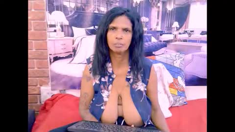 sexyva4u2luv online show from May 7, 2026, 6:57 pm