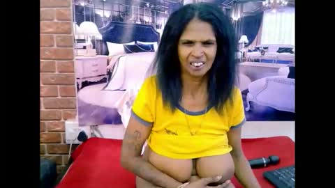 sexyva4u2luv online show from May 18, 2026, 6:25 pm