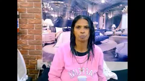 sexyva4u2luv online show from May 25, 2026, 5:46 am