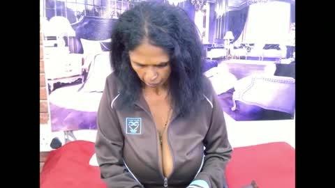 sexyva4u2luv online show from June 19, 2026, 9:24 am