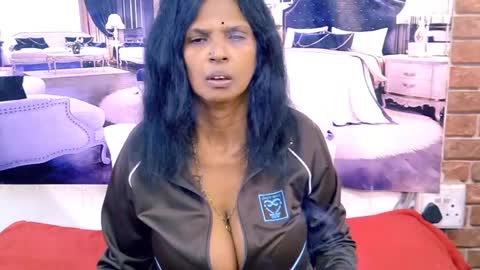 sexyva4u2luv online show from July 2, 2026, 6:14 pm