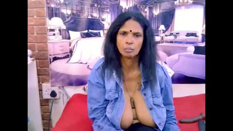 sexyva4u2luv online show from July 16, 2026, 7:47 am