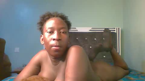 VIVIAN online show from November 6, 2025, 7:09 am