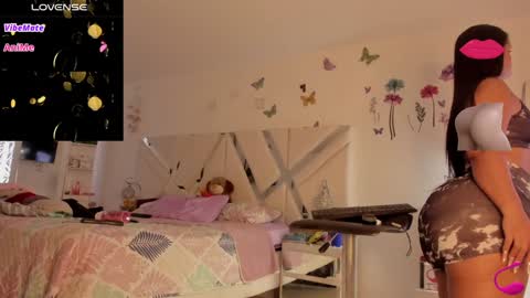 Snapshot of sexyzoe_69 chatting on December 26, 2024, 8:11 pm Alexa online show from December 26, 2024, 8:11 pm