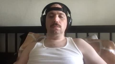 sfgiants1982 online show from October 18, 2025, 9:26 pm