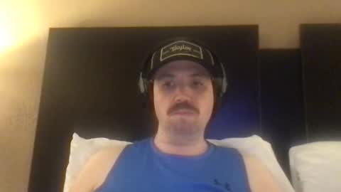 sfgiants1982 online show from November 19, 2025, 3:28 am