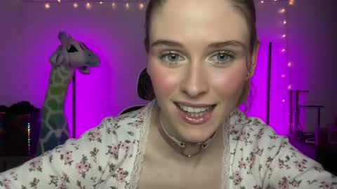 shadebabe online show from February 4, 2025, 7:51 am