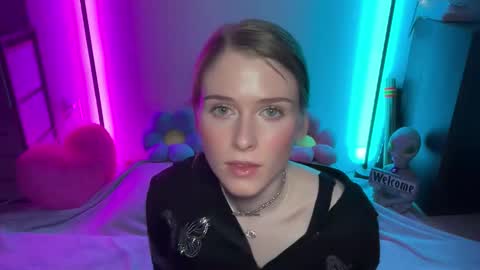 shadebabe online show from April 21, 2026, 1:17 pm