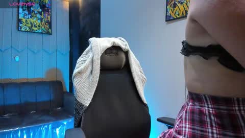 Snapshot of shaden_1 chatting on January 31, 2026, 9:02 pm Liz online show from January 31, 2026, 9:02 pm