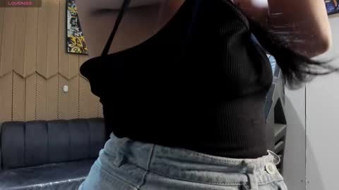 Snapshot of shaden_1 chatting on February 4, 2026, 8:58 pm Liz online show from February 4, 2026, 8:58 pm