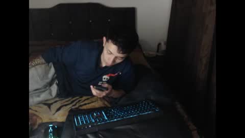 Snapshot of shadow_men_ chatting on July 19, 2026, 7:34 am james online show from July 19, 2026, 7:34 am