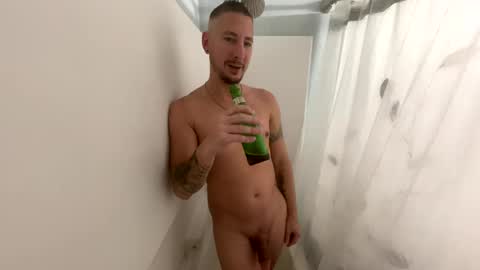 Snapshot of shaftyone4u chatting on January 12, 2025, 1:53 am shaftyone4u online show from January 12, 2025, 1:53 am