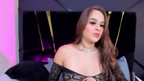 Shaina Vasquez online show from February 9, 2025, 1:22 am