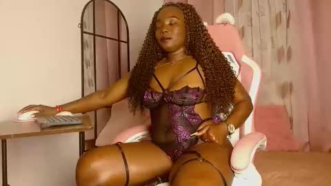 Snapshot of shaira___ chatting on November 23, 2025, 12:21 am Shaira online show from November 23, 2025, 12:21 am