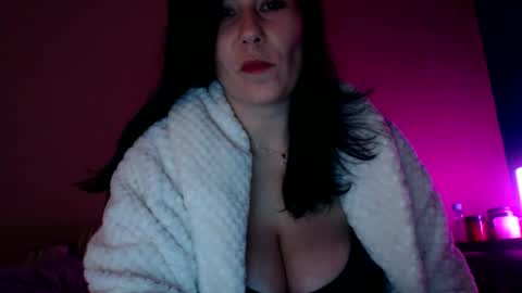 Snapshot of shakeit_good chatting on October 24, 2025, 6:21 am Mila online show from October 24, 2025, 6:21 am