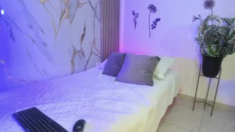 shalomexotic online show from May 28, 2026, 12:02 pm