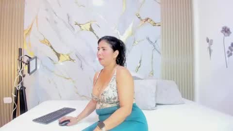 shalomexotic online show from July 17, 2026, 12:01 pm