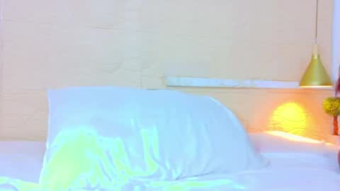 Catalina online show from April 18, 2026, 7:58 pm