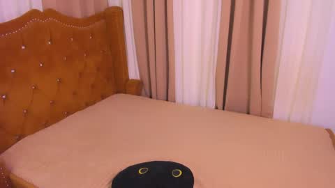 shane_018 online show from May 27, 2026, 7:16 am
