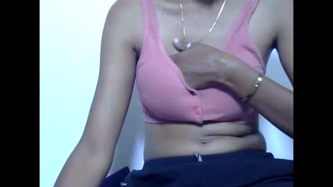 shaniya online show from February 20, 2025, 7:34 am