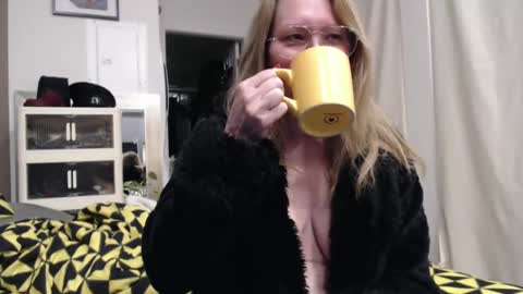 Shannon07 online show from March 9, 2025, 11:03 am