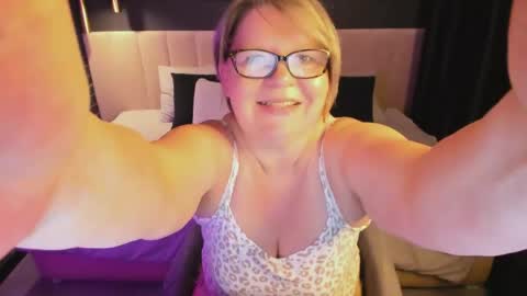 Shannon online show from May 20, 2026, 5:02 am