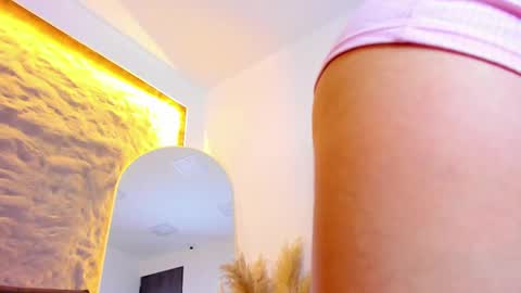 Snapshot of shanntal__ chatting on January 31, 2025, 7:08 pm Shanntal online show from January 31, 2025, 7:08 pm