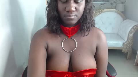 shanntall_tk online show from October 22, 2025, 8:19 pm