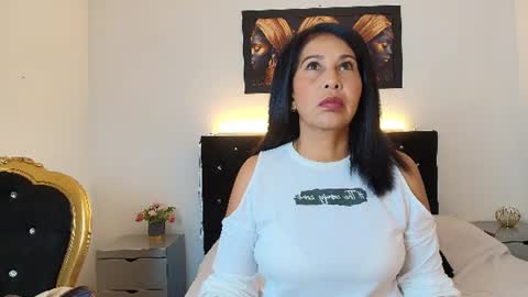 Snapshot of shanon_mature_ chatting on June 12, 2026, 8:19 pm Shanon online show from June 12, 2026, 8:19 pm