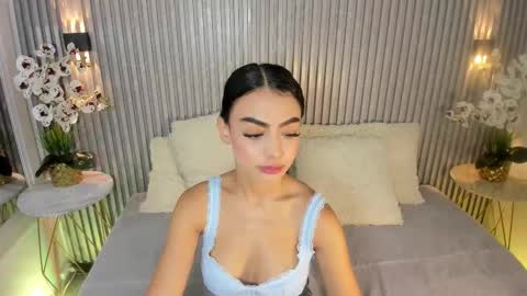 SHANON online show from October 25, 2025, 6:13 pm