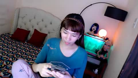 SHANTA FOX  s online show from November 5, 2025, 3:50 am