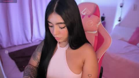 Snapshot of shantall_vidales chatting on September 10, 2025, 6:57 am online show from September 10, 2025, 6:57 am