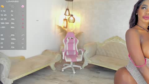 Snapshot of shantallknowless chatting on December 5, 2024, 8:11 pm ShantallKnowles online show from December 5, 2024, 8:11 pm