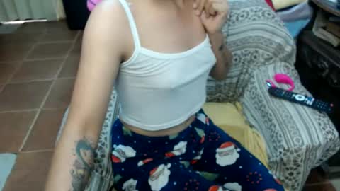 shanyflores5 online show from June 8, 2026, 12:16 pm