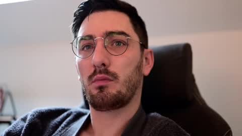 frenchy boy online show from December 8, 2024, 9:46 am