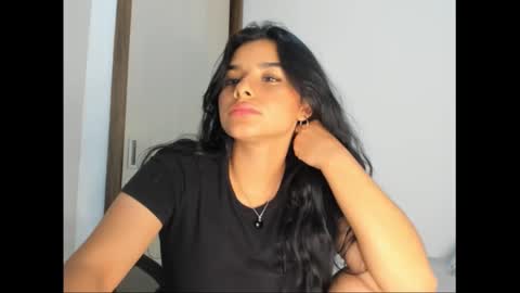 Snapshot of shara_jones chatting on February 16, 2025, 6:10 am Sara online show from February 16, 2025, 6:10 am