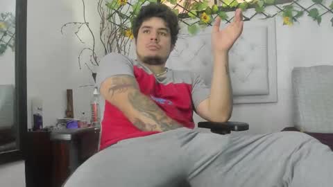 jhon deibyd online show from October 13, 2025, 6:08 pm